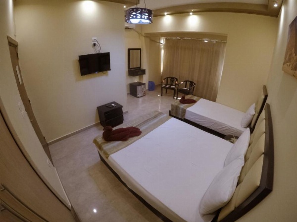 City Hotel image 16