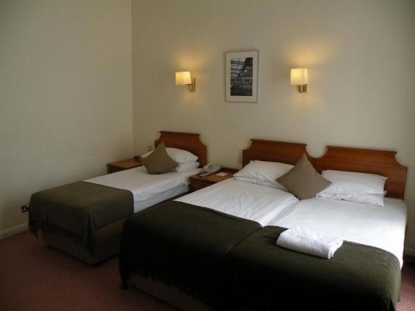 City Hotel image 8